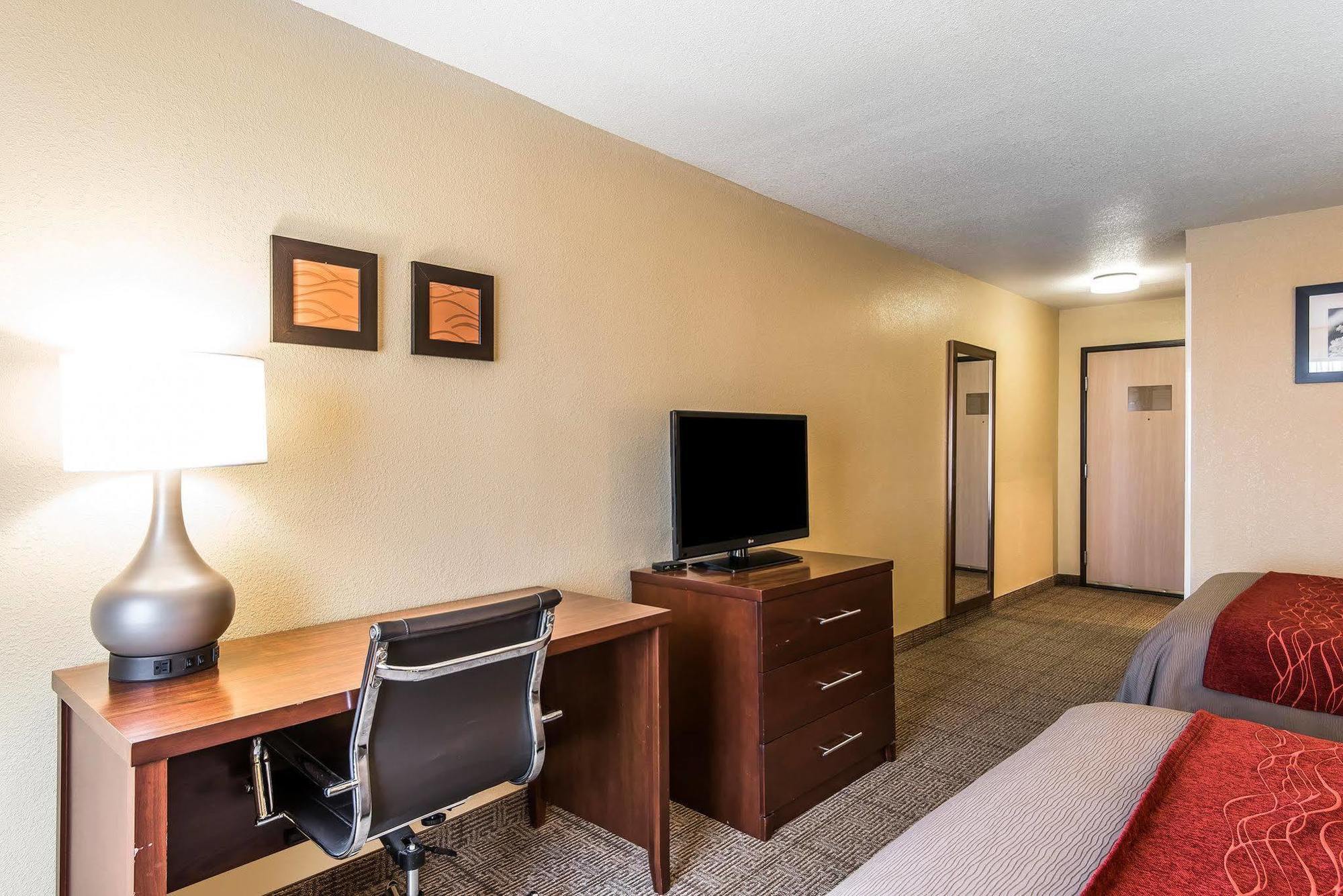 Quality Inn & Suites Bethany Exterior foto